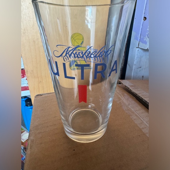 Golden state Warriors /michelob ultra champions 2022 commemorative glass NWT! - Picture 3 of 6